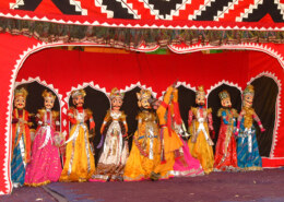 Can I get customized entertainment packages from artists provider services in Gurgaon?