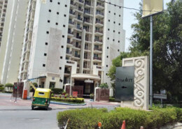 What makes DLF The Summit a desirable residential option in Gurgaon?