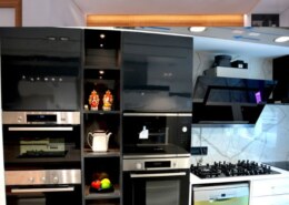 How can I choose the Modular Kitchen Designer In Kolkata for my home or office?