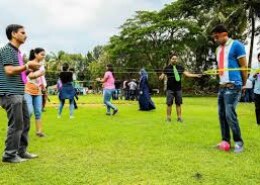 Why are corporate offsite venues in Neemrana a popular choice for team events and business retreats?