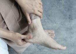 What is minimally invasive bunion surgery and how is it different from traditional bunion surgery?